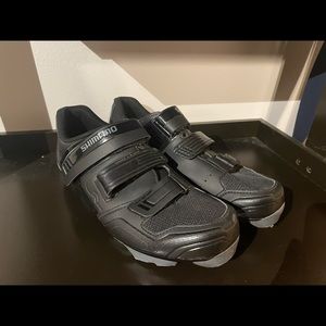 Clipless mountain bike shoes